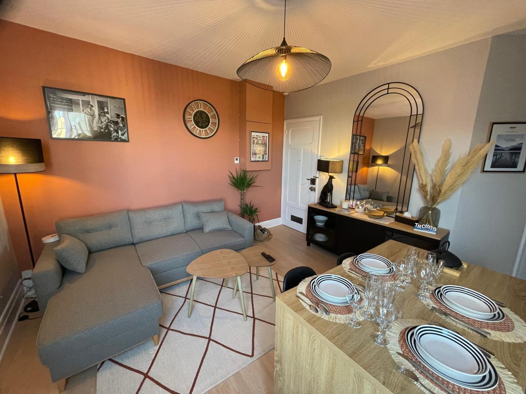 Le Treize Au Coeur Du Bouchon Apartman Troyes Kültér fotó