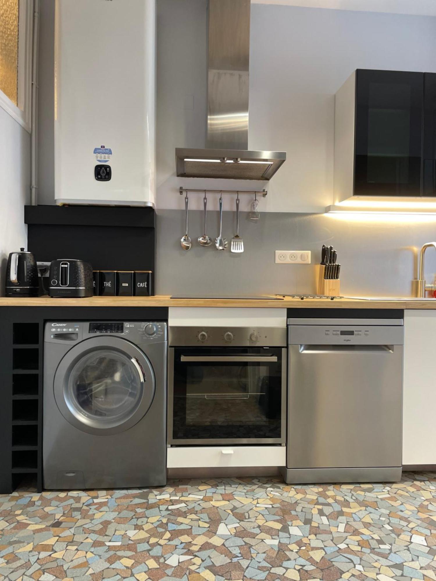 Le Treize Au Coeur Du Bouchon Apartman Troyes Kültér fotó
