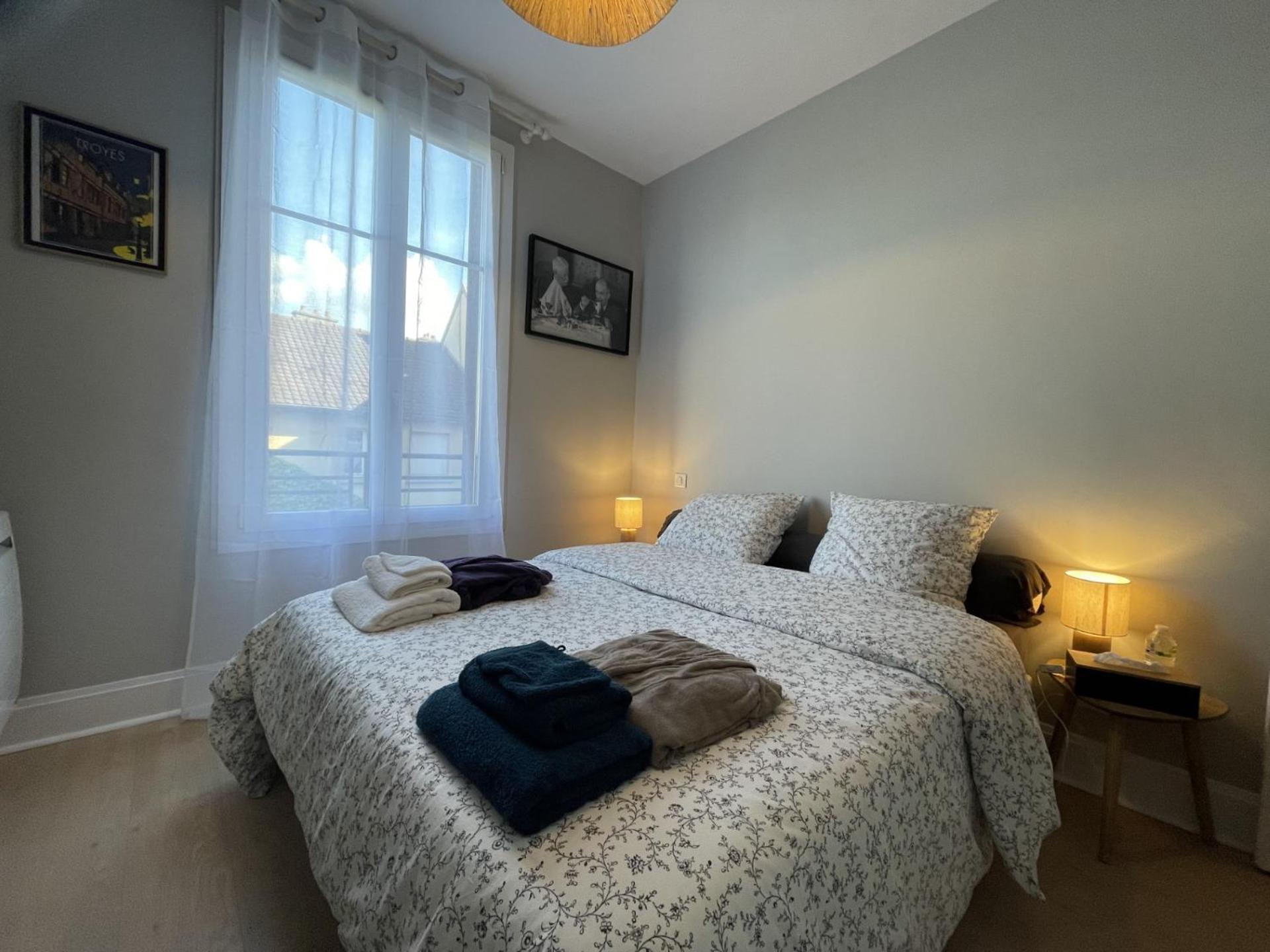 Le Treize Au Coeur Du Bouchon Apartman Troyes Kültér fotó