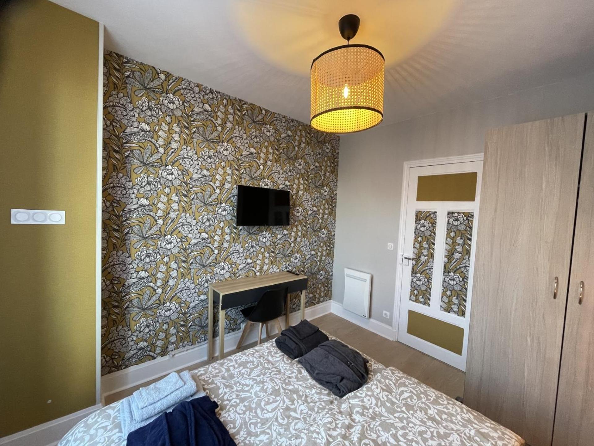 Le Treize Au Coeur Du Bouchon Apartman Troyes Kültér fotó